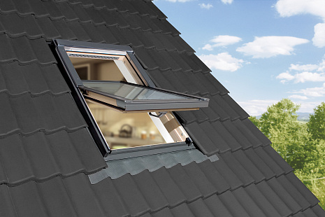 Объект из Среднеповоротные деревянные Fakro FTP-V P2